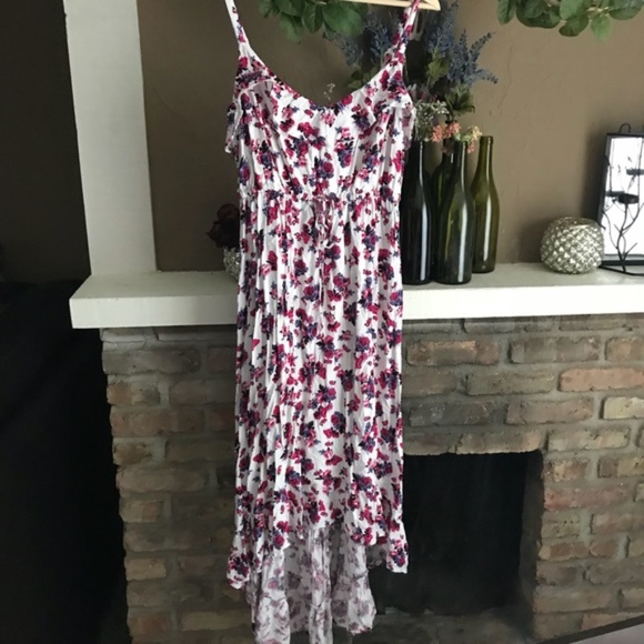 ❌❌SOLD❌❌Torrid Floral High-Low Dress - Picture 4 of 4